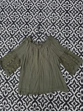 EST 1946  22/24 Olive Crochet-Sleeve Peasant Top - Women